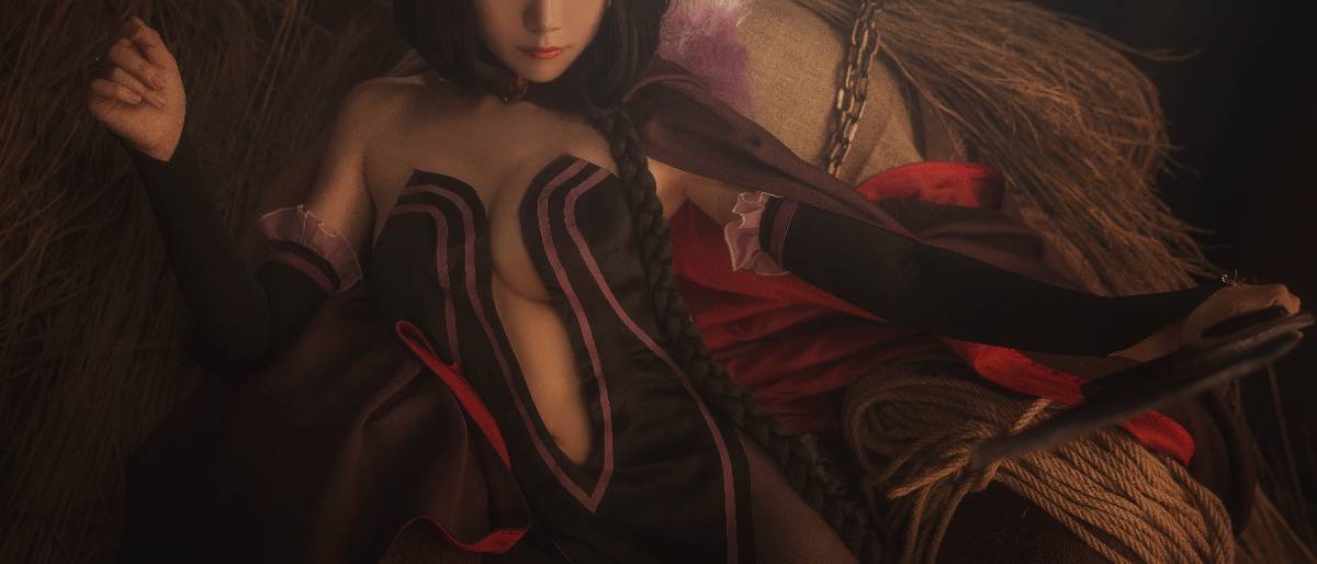"Cuộc sống ở một thế giới khác từ đầu" Thang xúc xích Hunter Elsa C O S P L A Y