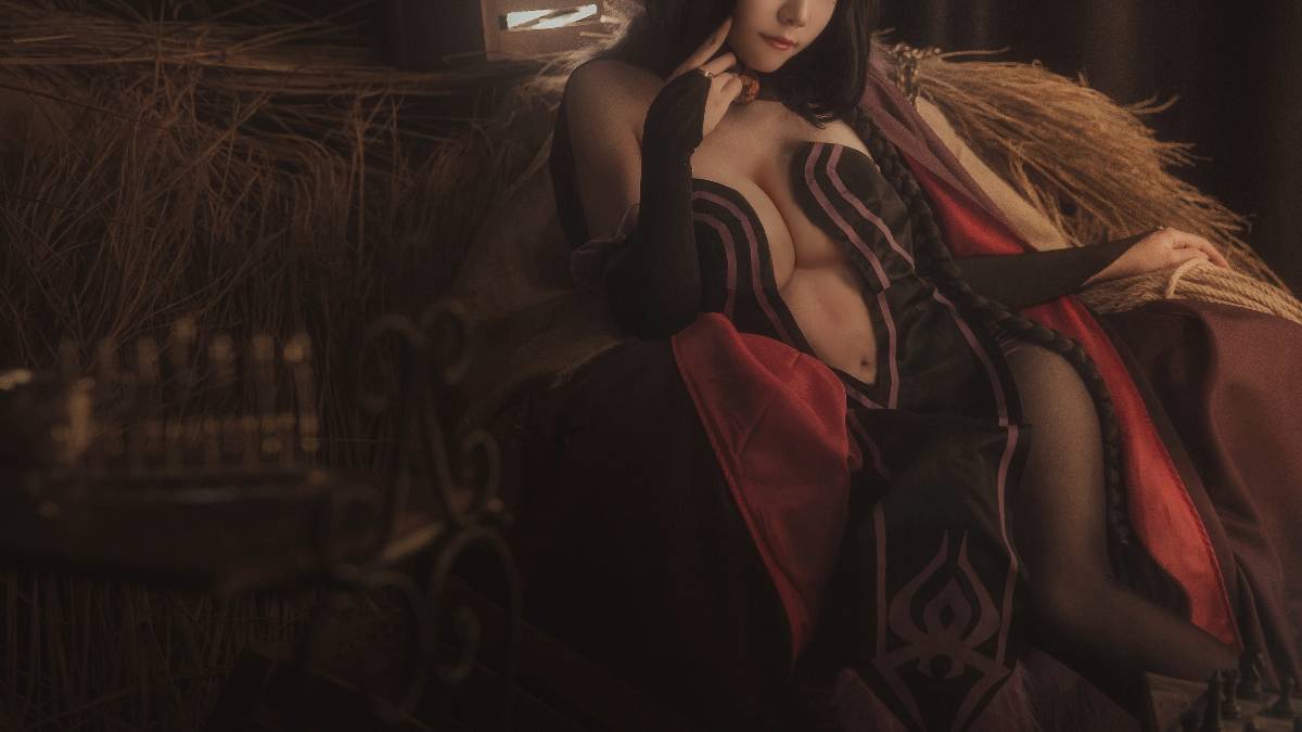 "Cuộc sống ở một thế giới khác từ đầu" Thang xúc xích Hunter Elsa C O S P L A Y