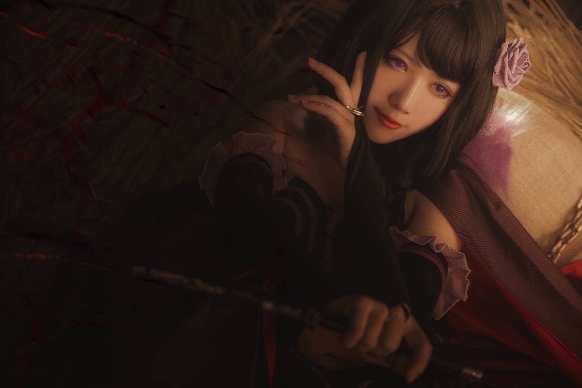 "Cuộc sống ở một thế giới khác từ đầu" Thang xúc xích Hunter Elsa C O S P L A Y