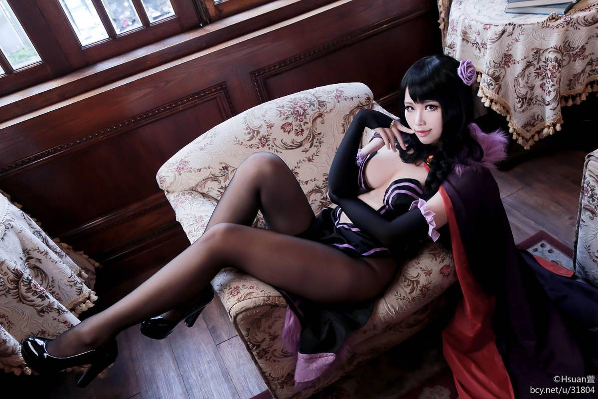 "Cuộc sống ở một thế giới khác từ đầu" Thang xúc xích Hunter Elsa C O S P L A Y