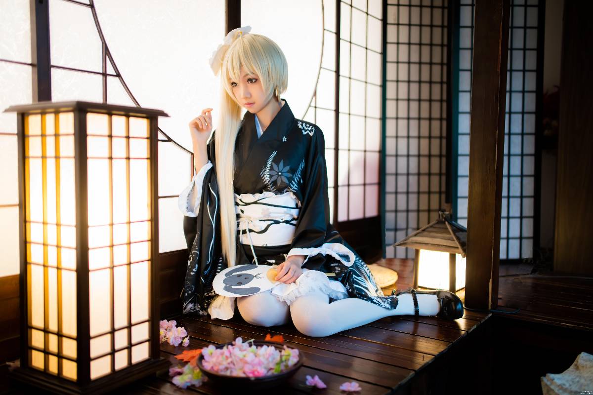 "Bầu trời của số phận" Kimono ngắn của Haruhigano