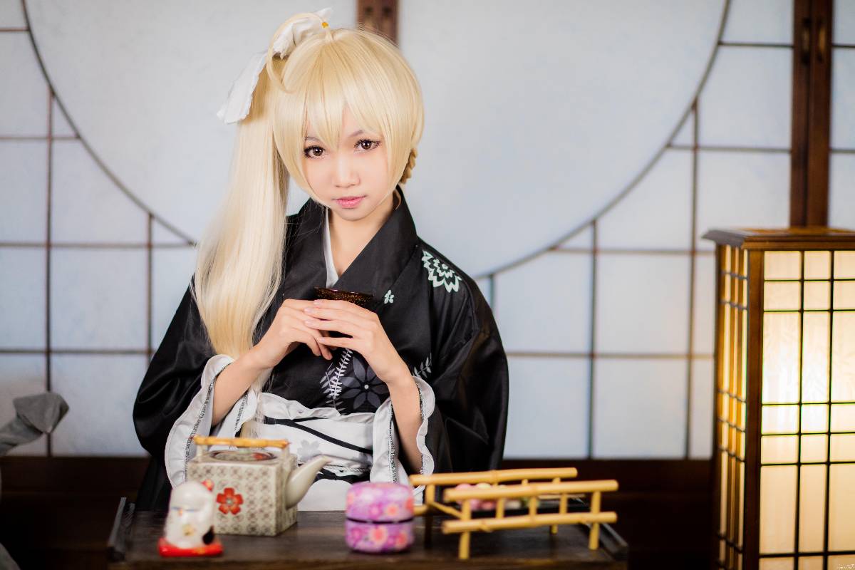 "Bầu trời của số phận" Kimono ngắn của Haruhigano