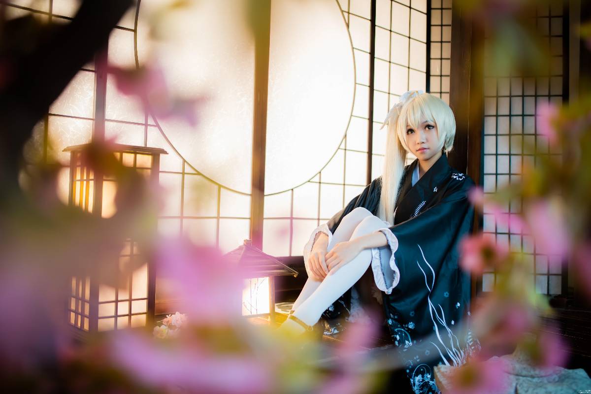 "Bầu trời của số phận" Kimono ngắn của Haruhigano