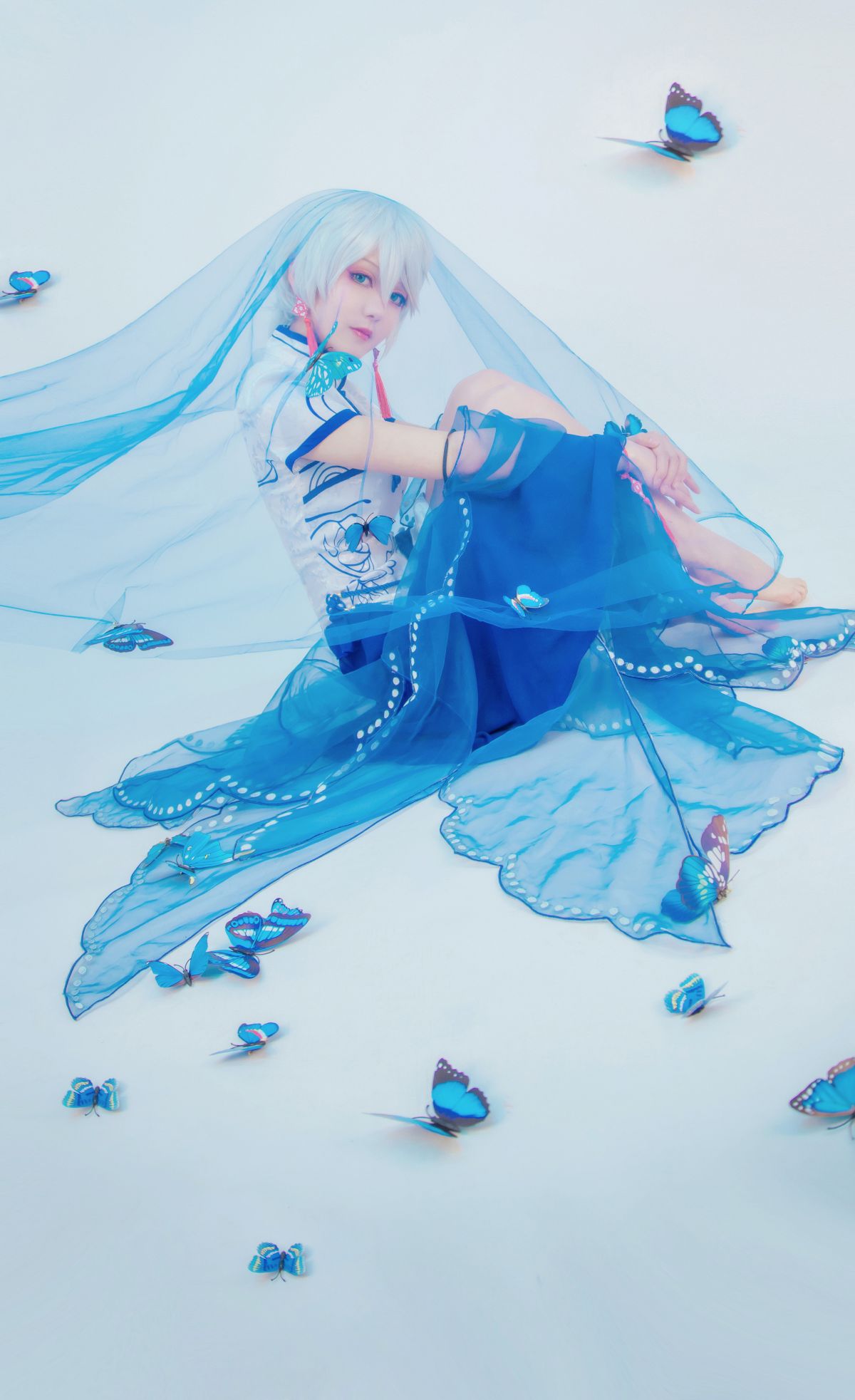 "Gia đình Vocaloid" Yan anh ấy có màu xanh và trắng sứ Cheongsam c o s p l a y