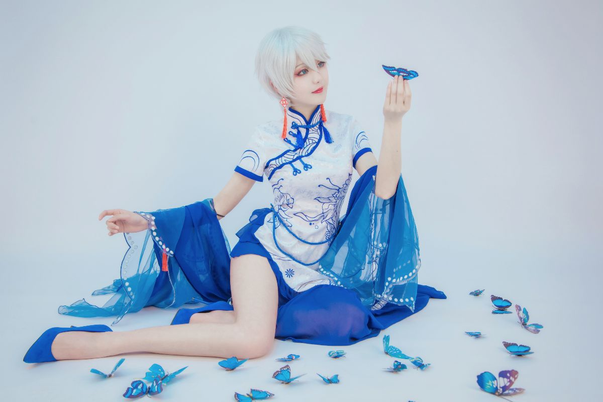 "Gia đình Vocaloid" Yan anh ấy có màu xanh và trắng sứ Cheongsam c o s p l a y