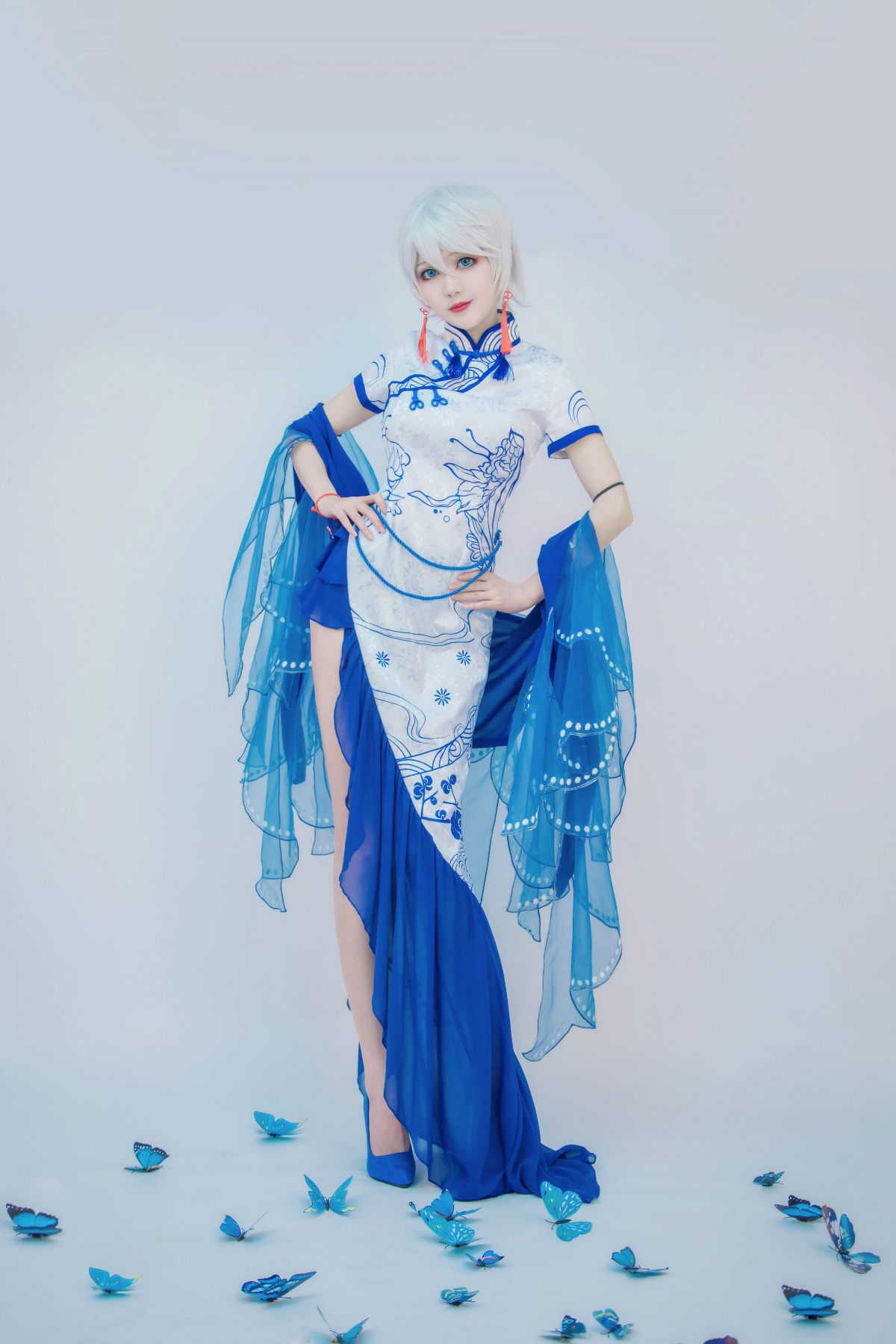 "Gia đình Vocaloid" Yan anh ấy có màu xanh và trắng sứ Cheongsam c o s p l a y