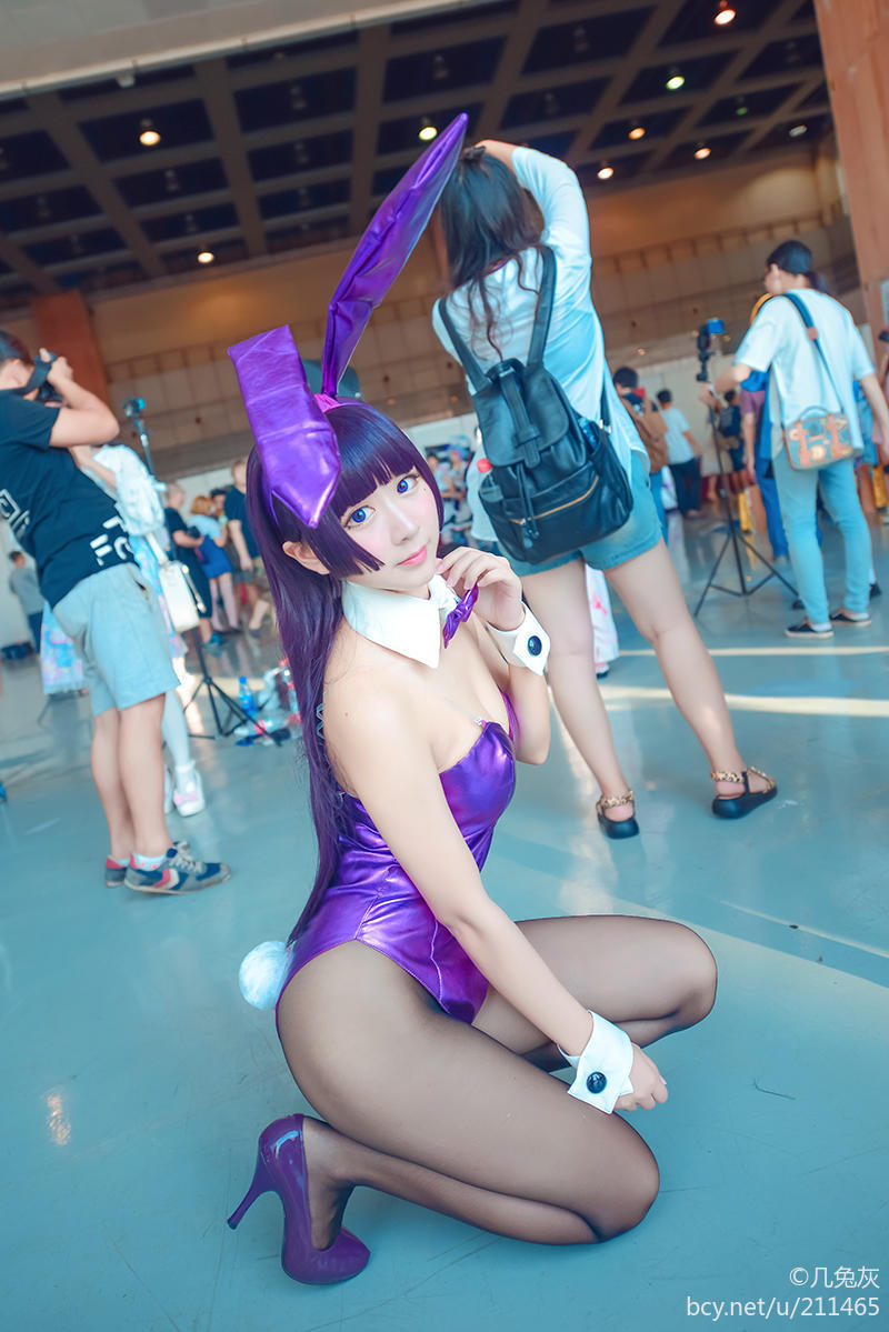 "Chị tôi rất dễ thương" năm cập nhật của cô gái thỏ màu tím được tráng men c o s p l a y