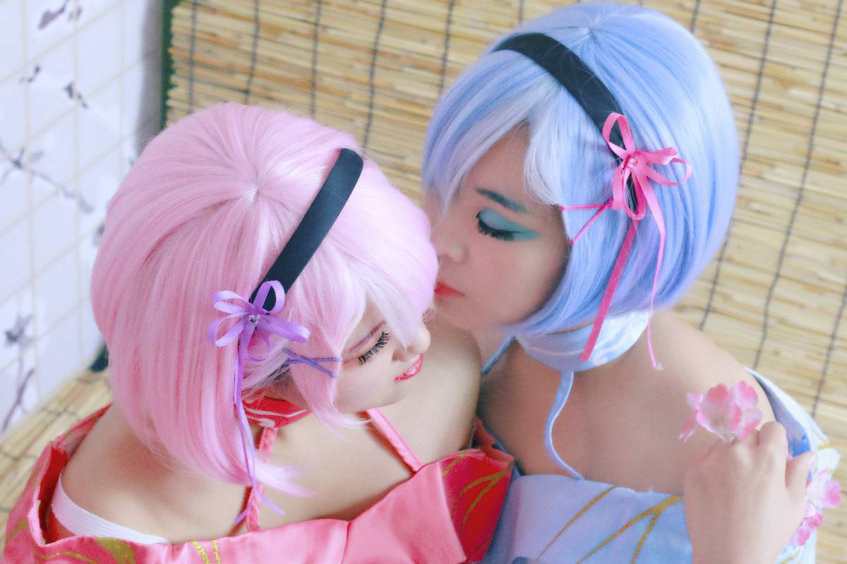 "Cuộc sống ở một thế giới khác từ đầu" Lễ hội Ramrem Kimono c o s p l a y