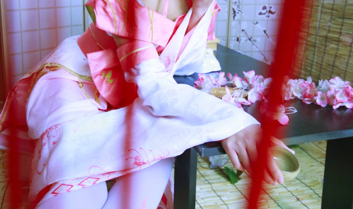 "Cuộc sống ở một thế giới khác từ đầu" Lễ hội Ramrem Kimono c o s p l a y