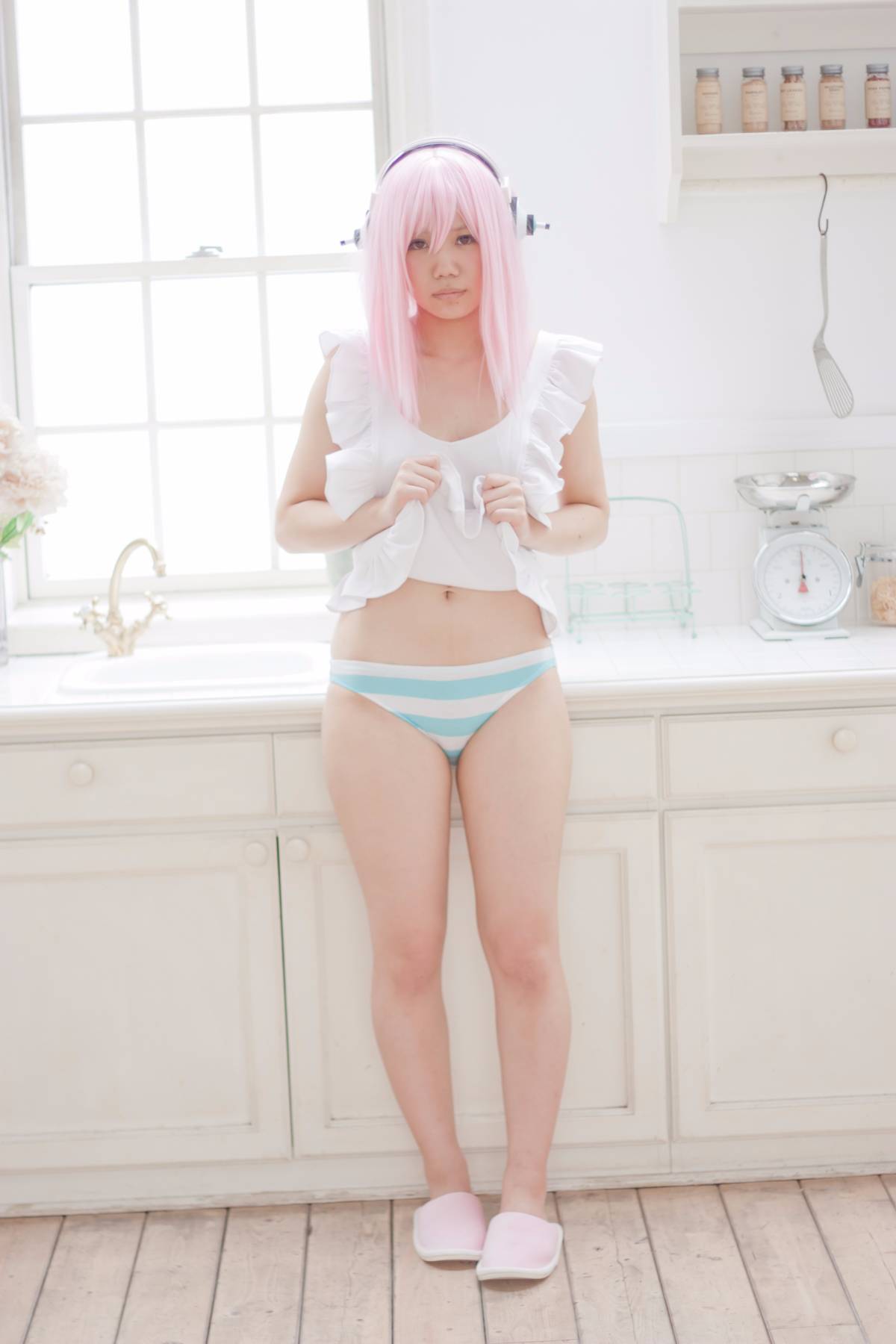 [Câu lạc bộ ảnh nữ] Sinh viên tốt nghiệp trường trung học Cosplayer 18 tuổi được phát hành