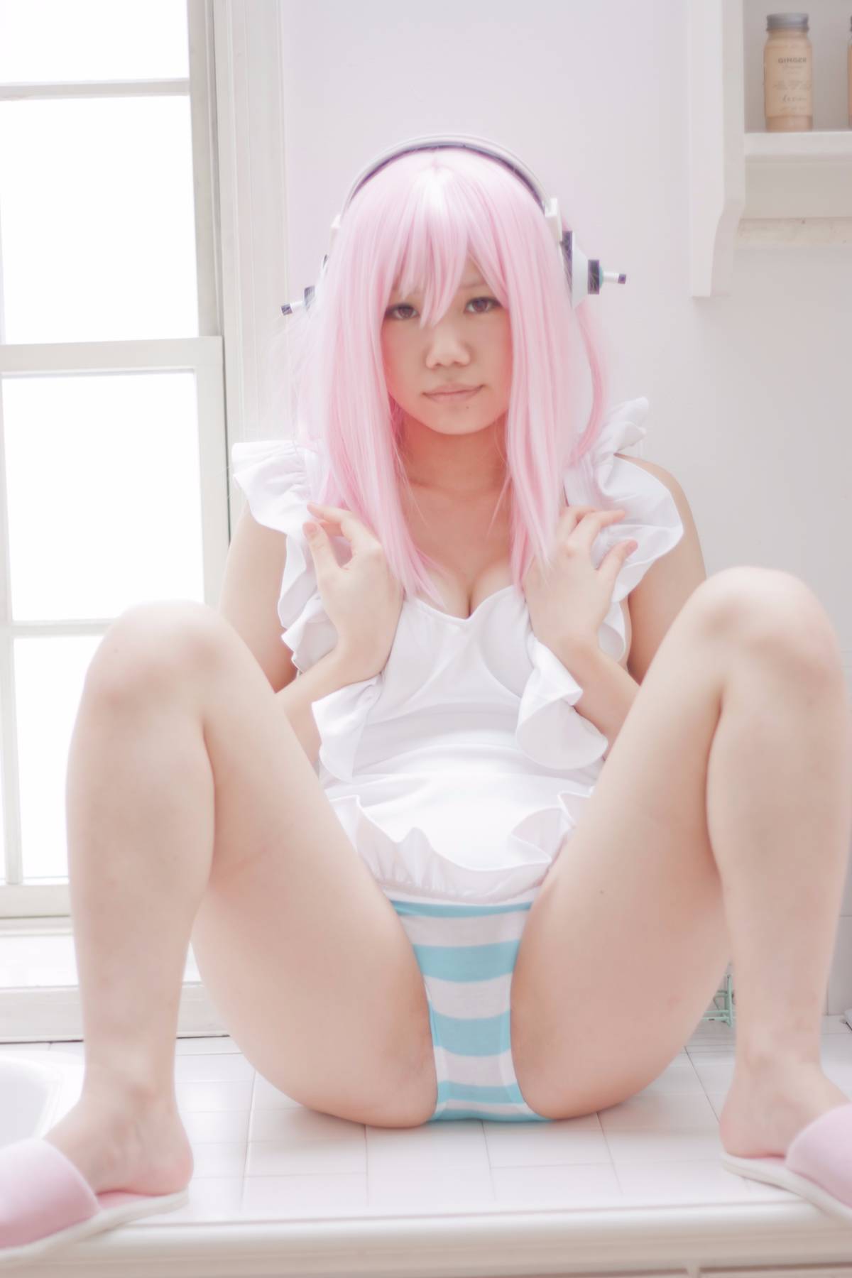 [Câu lạc bộ ảnh nữ] Sinh viên tốt nghiệp trường trung học Cosplayer 18 tuổi được phát hành