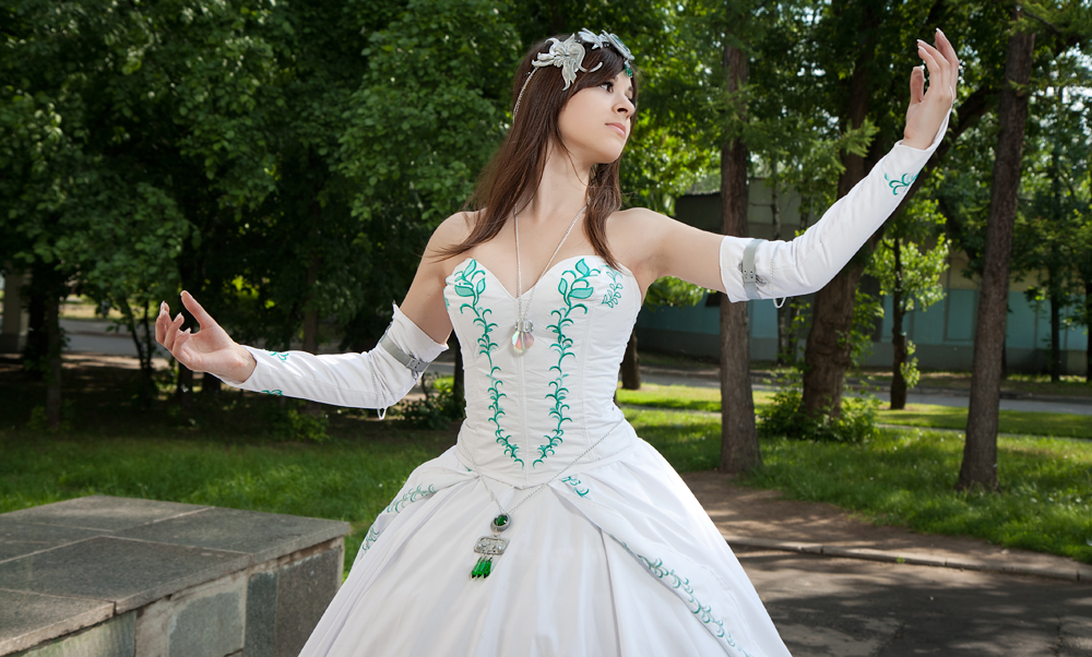 "Final Fantasy 9" Princess White Dress C o s p l a y