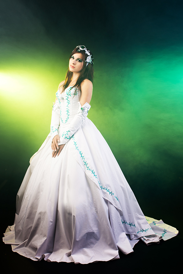 "Final Fantasy 9" Princess White Dress C o s p l a y