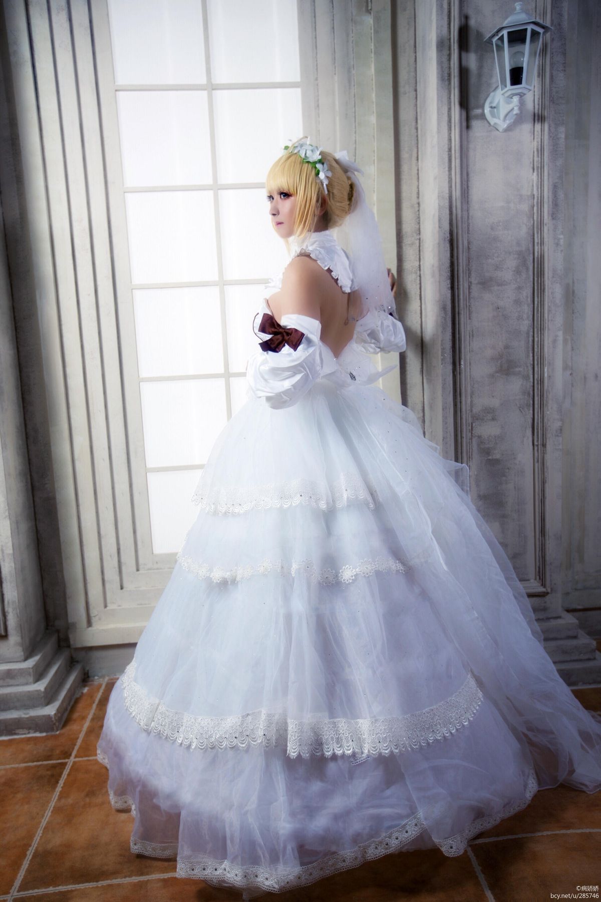 "Fate Stay Night" Saber Lily Fan Wedding Cosplay