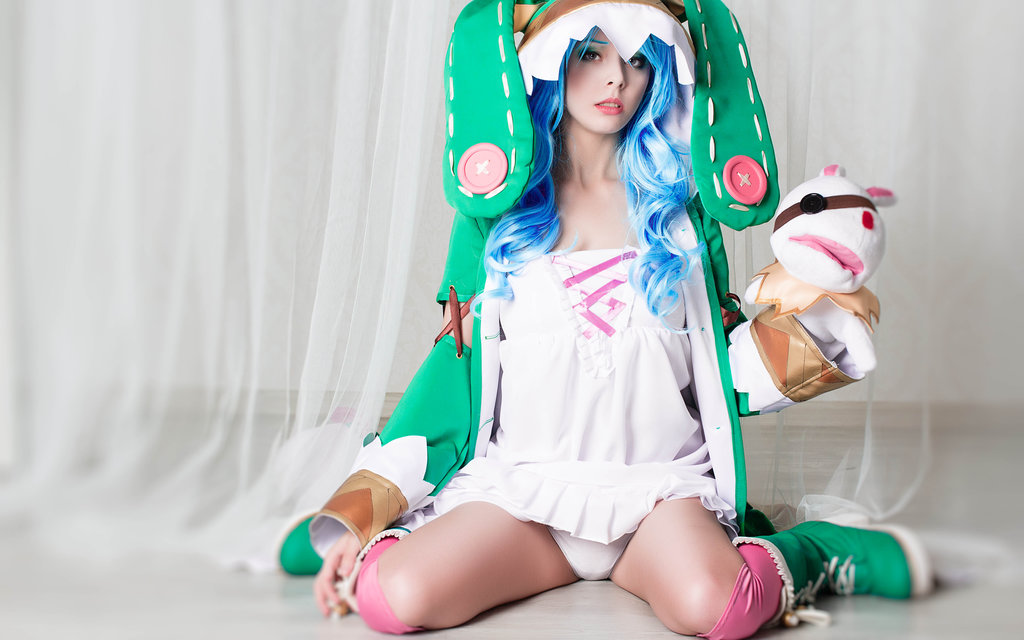 [Debarmonica] Hẹn hò trực tiếp - Yoshino cosplay của Helly von Valentine