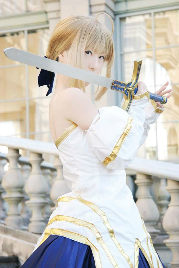 "Kỷ niệm lần thứ mười của Tháng mô hình" Saber mặc quần áo chéo Yueji Cosplay