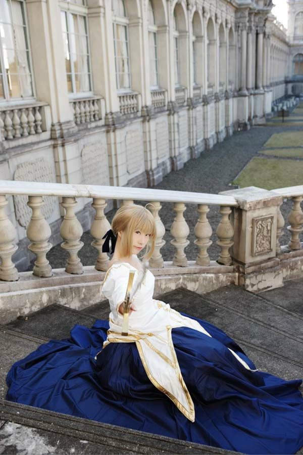 "Kỷ niệm lần thứ mười của Tháng mô hình" Saber mặc quần áo chéo Yueji Cosplay