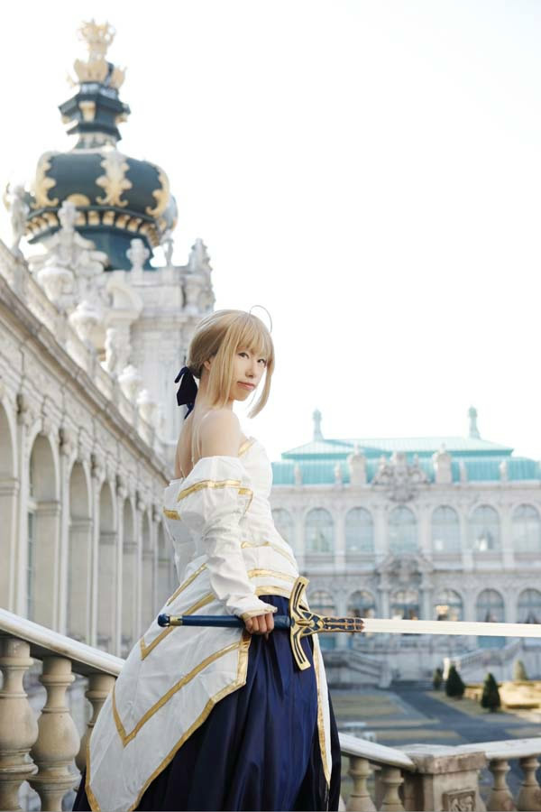 "Kỷ niệm lần thứ mười của Tháng mô hình" Saber mặc quần áo chéo Yueji Cosplay