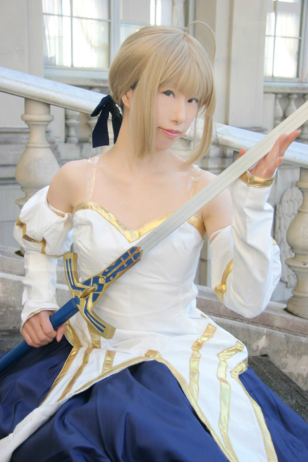 "Kỷ niệm lần thứ mười của Tháng mô hình" Saber mặc quần áo chéo Yueji Cosplay