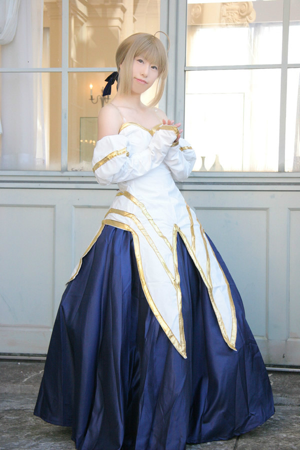 "Kỷ niệm lần thứ mười của Tháng mô hình" Saber mặc quần áo chéo Yueji Cosplay