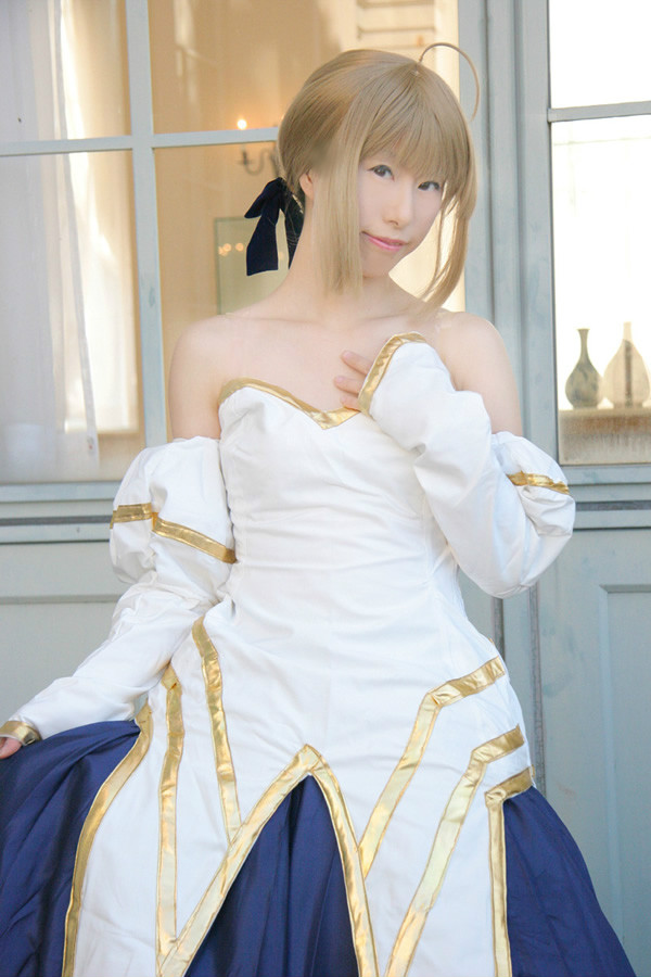 "Kỷ niệm lần thứ mười của Tháng mô hình" Saber mặc quần áo chéo Yueji Cosplay