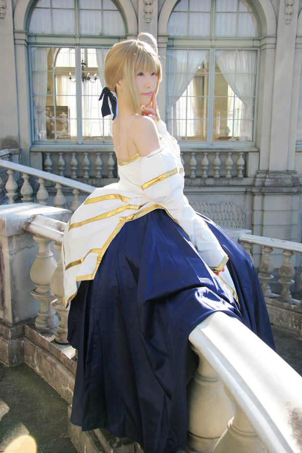 "Kỷ niệm lần thứ mười của Tháng mô hình" Saber mặc quần áo chéo Yueji Cosplay