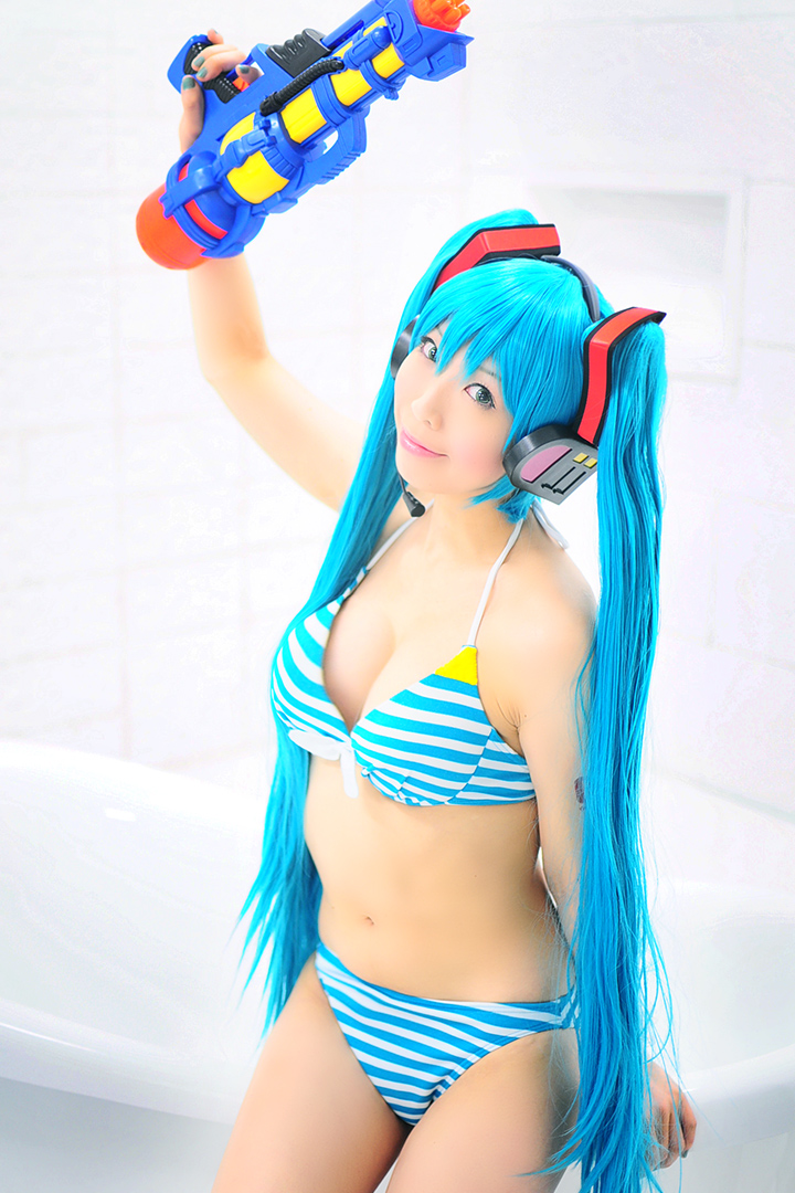 Hatsune Miku (Bikini Ver.)