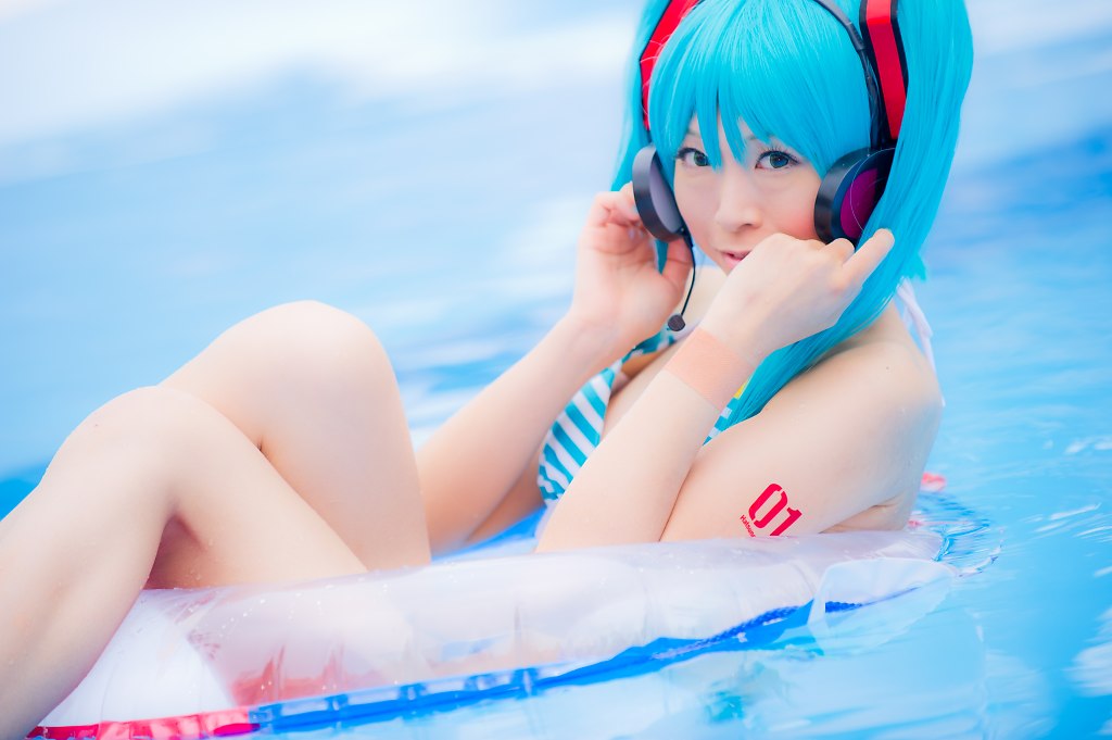 Hatsune Miku (Bikini Ver.)