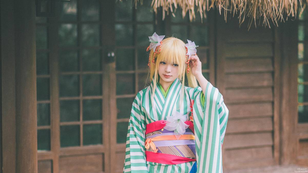 "Làm thế nào để phát triển một nữ anh hùng người qua đường" Eri Kimono ver c o s p l a y