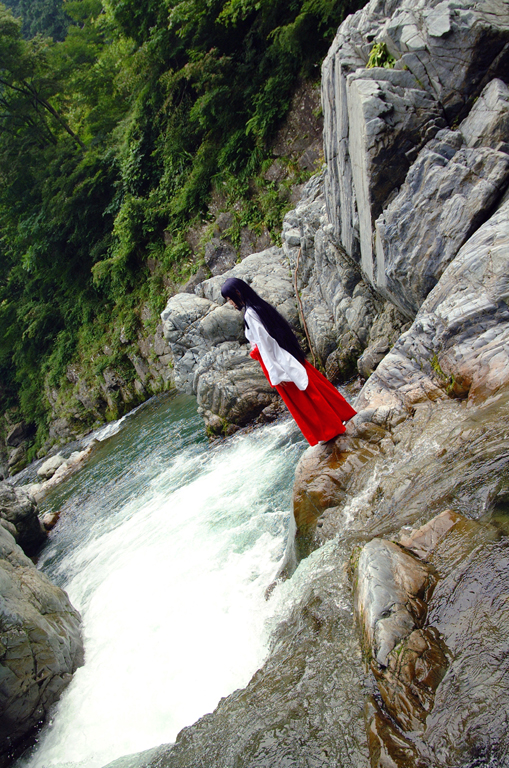 [Yokoegg] Mặt trăng vô danh