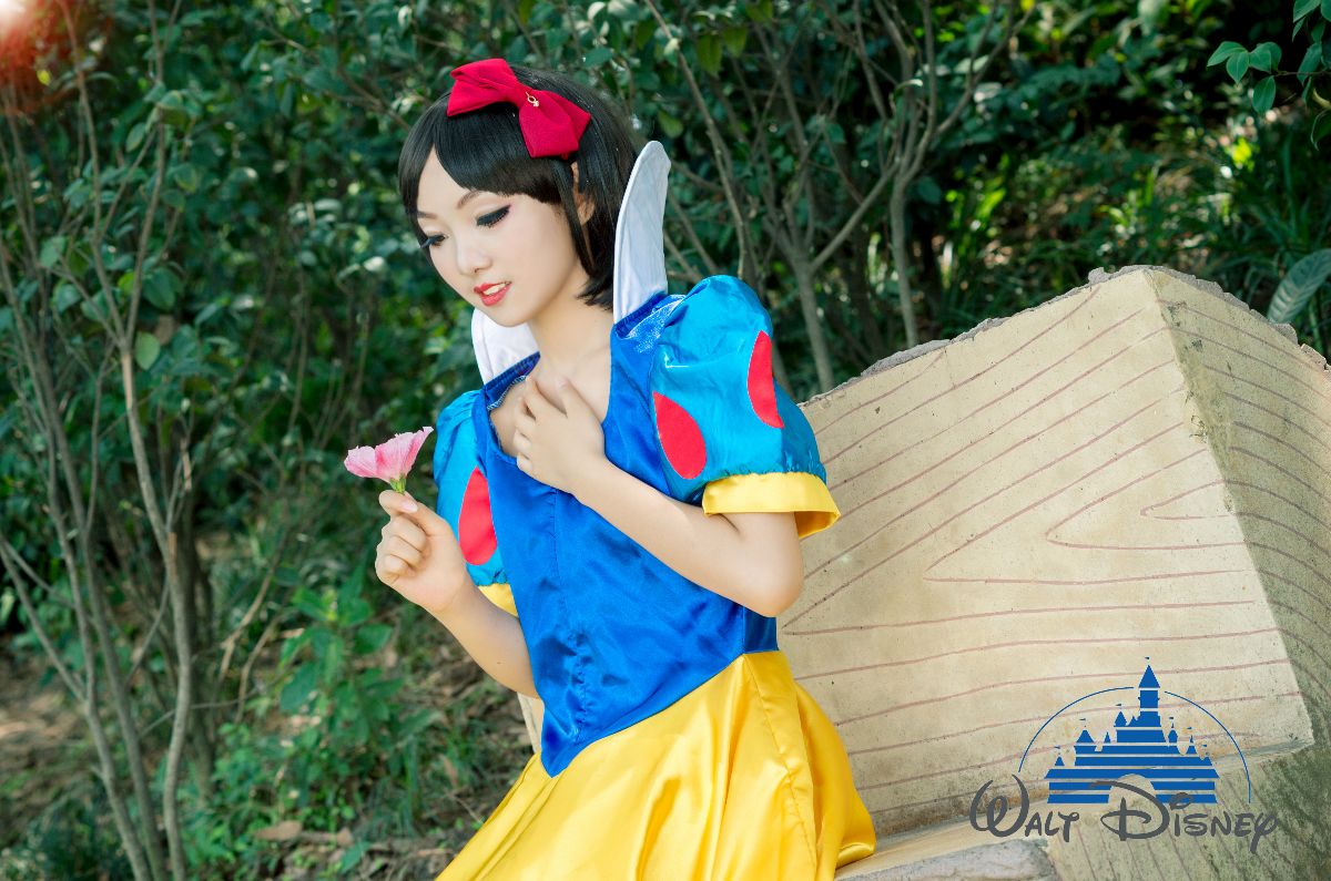 "Bạch Tuyết" Bạch Tuyết và Little Apple là vai trò hỗ trợ chính thức C O S P L A Y