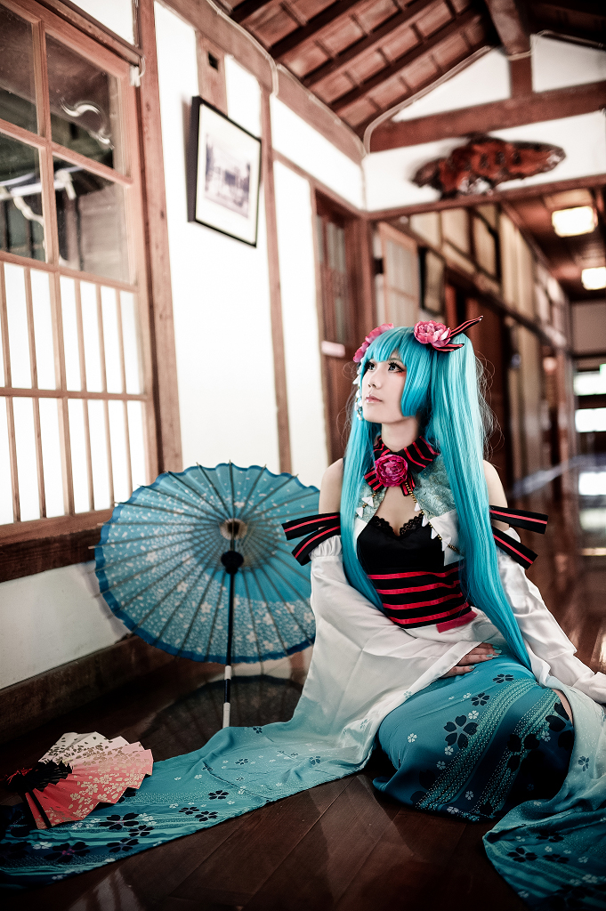 Phiên bản quốc ca kỳ lạ "Hatin Miku" cos