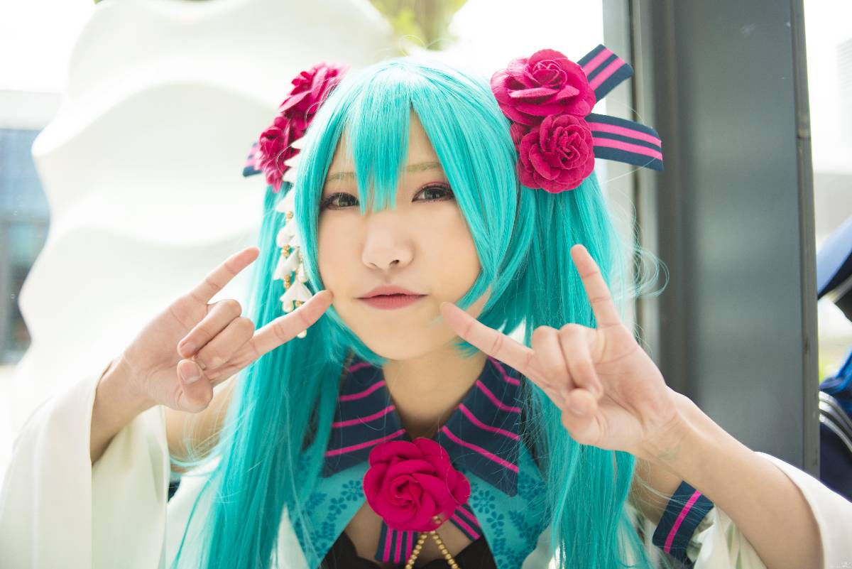 Phiên bản quốc ca kỳ lạ "Hatin Miku" cos