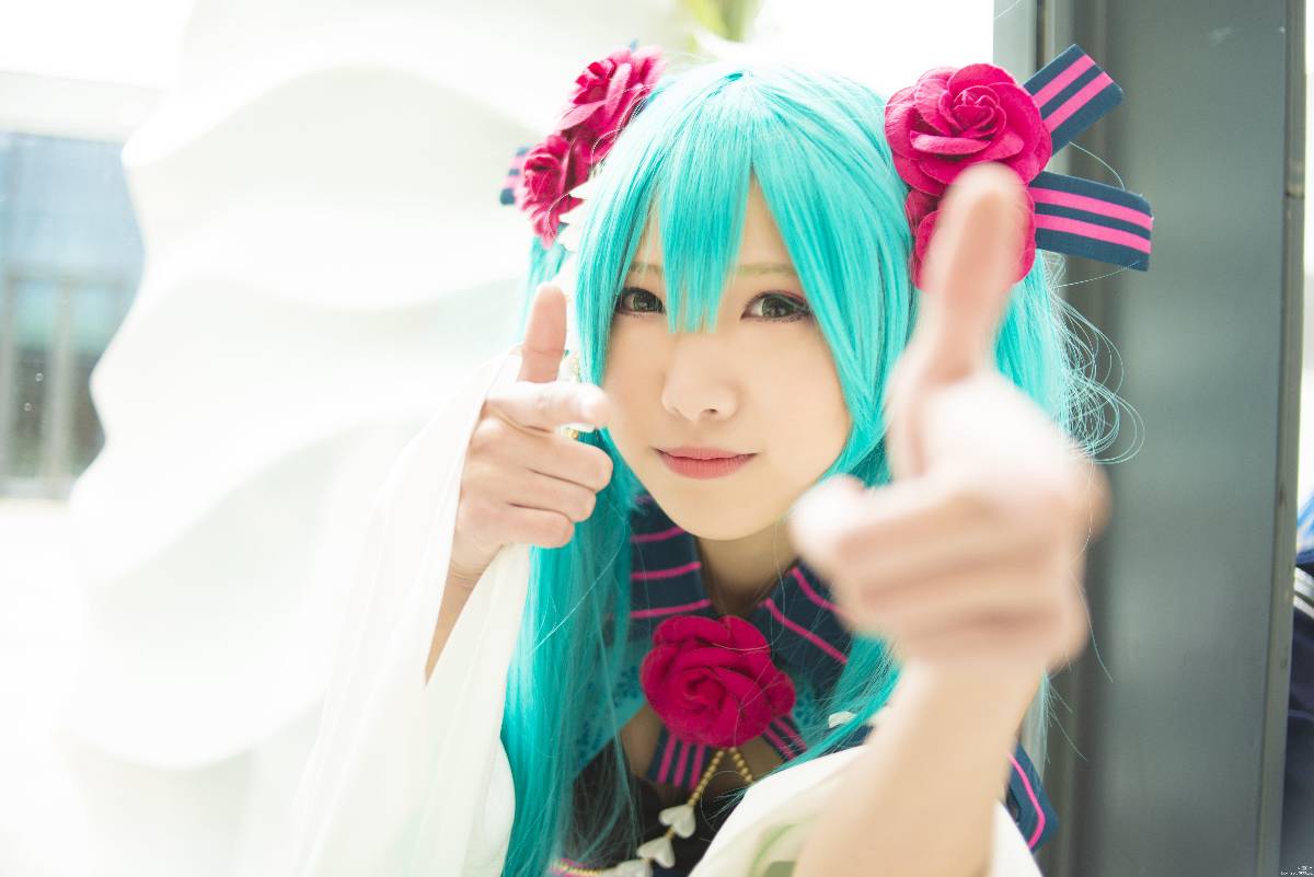 Phiên bản quốc ca kỳ lạ "Hatin Miku" cos