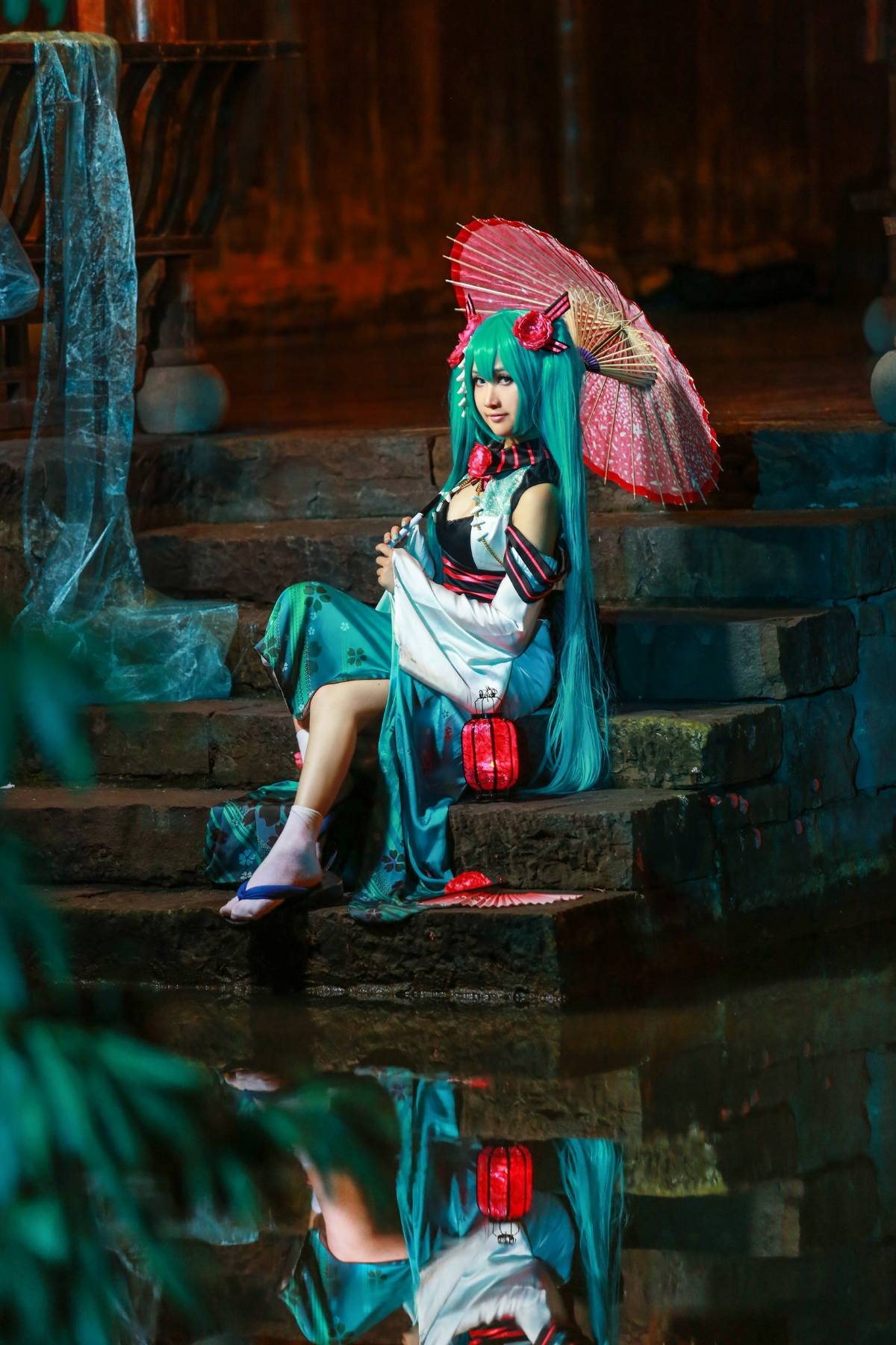Phiên bản quốc ca kỳ lạ "Hatin Miku" cos