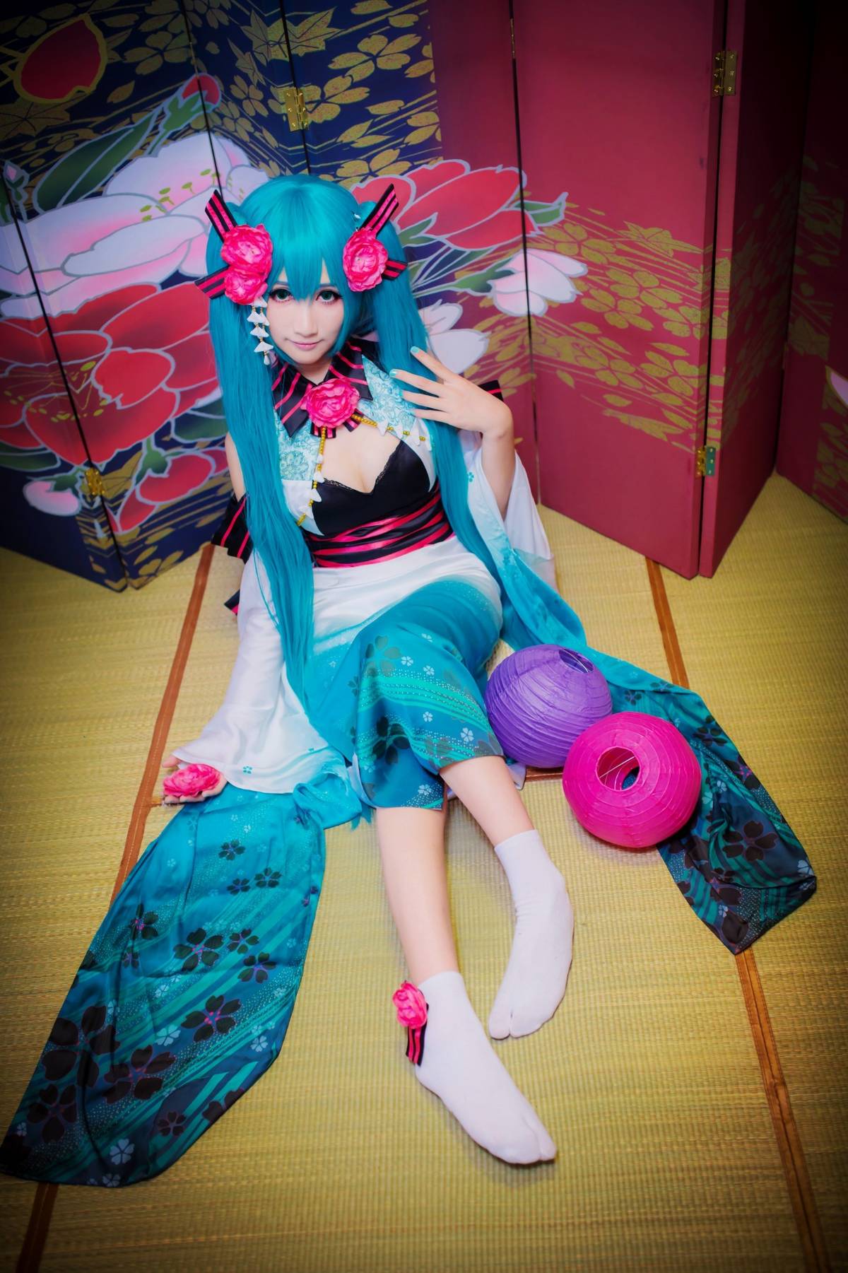 Phiên bản quốc ca kỳ lạ "Hatin Miku" cos