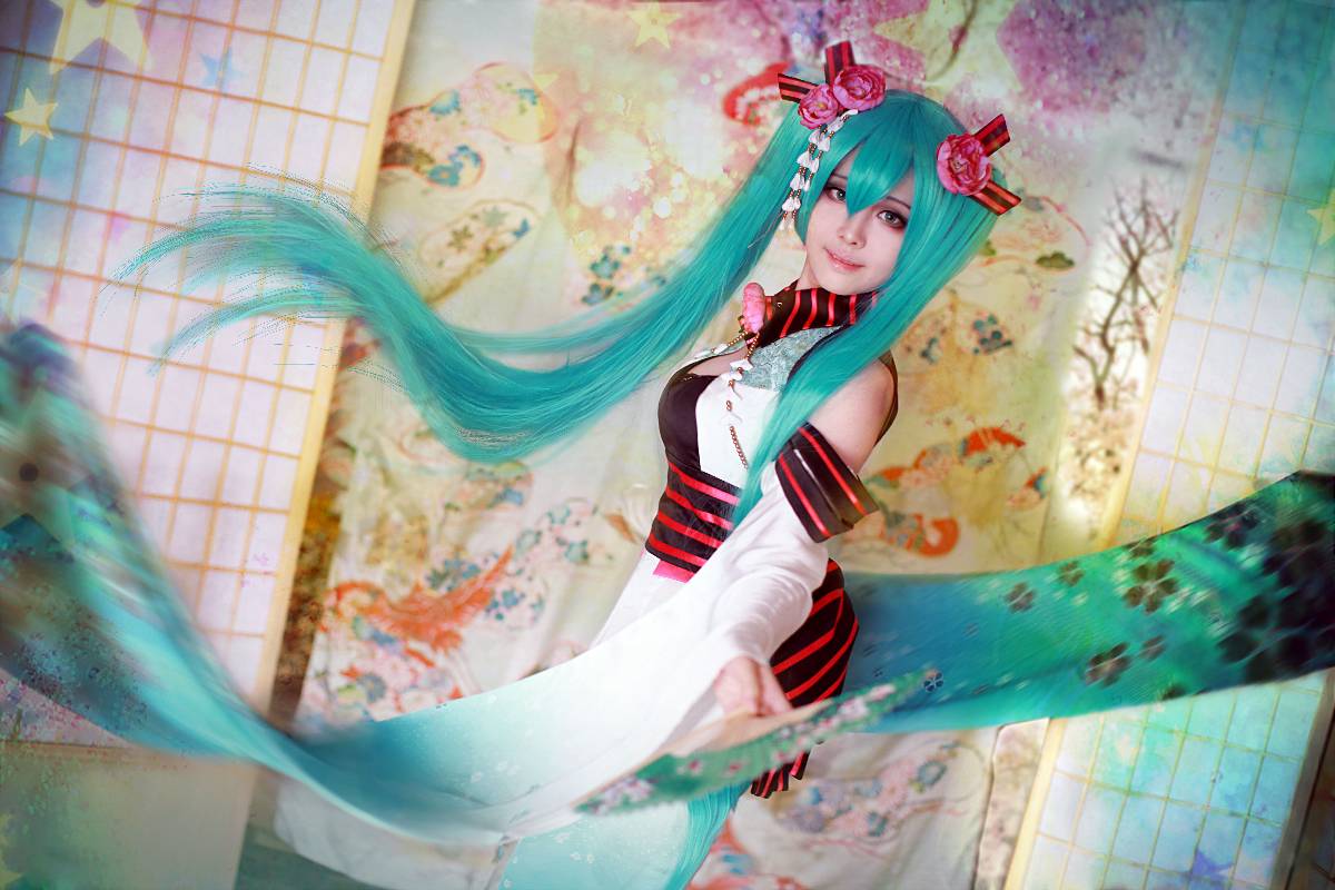 Phiên bản quốc ca kỳ lạ "Hatin Miku" cos