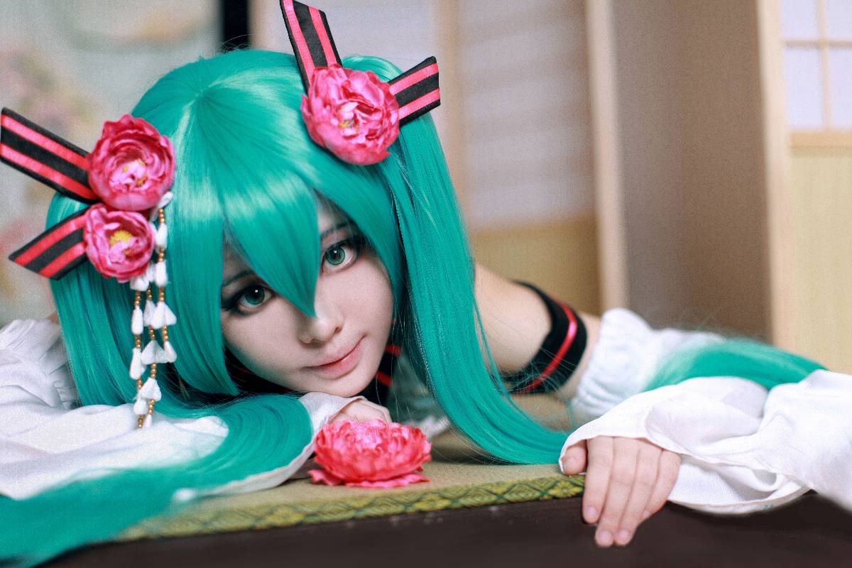 Phiên bản quốc ca kỳ lạ "Hatin Miku" cos