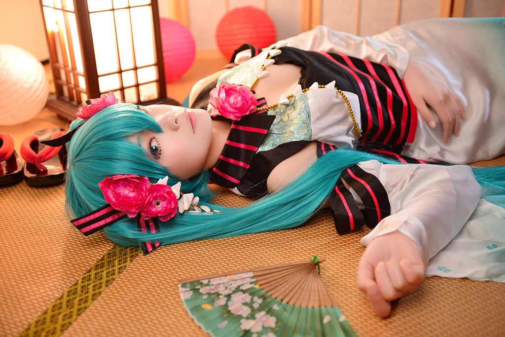 Phiên bản quốc ca kỳ lạ "Hatin Miku" cos