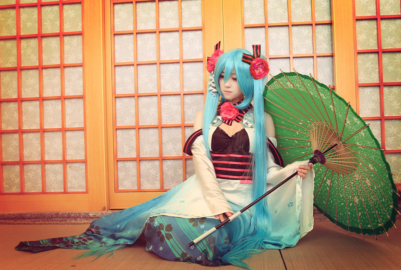 Phiên bản quốc ca kỳ lạ "Hatin Miku" cos
