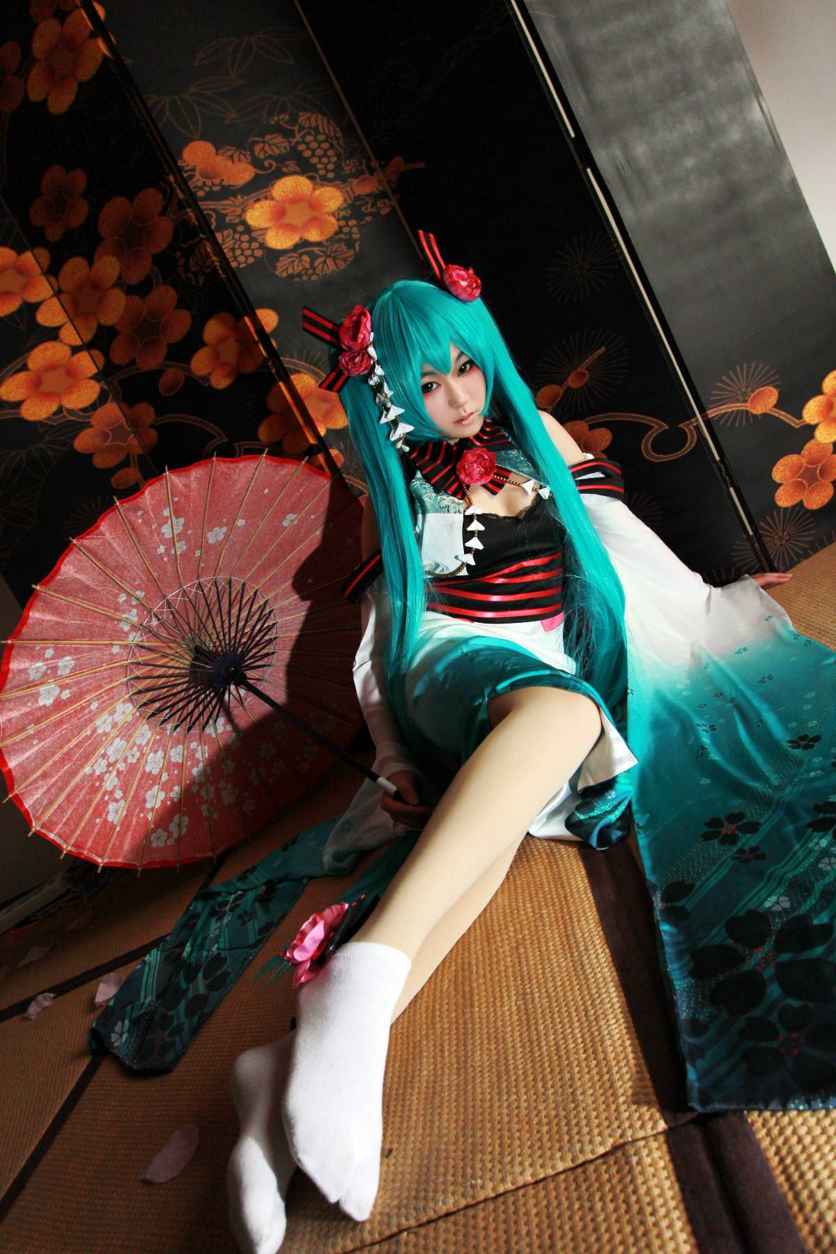 Phiên bản quốc ca kỳ lạ "Hatin Miku" cos