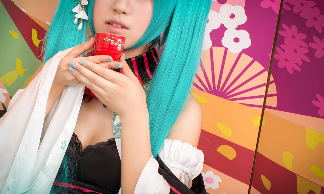 Phiên bản quốc ca kỳ lạ "Hatin Miku" cos