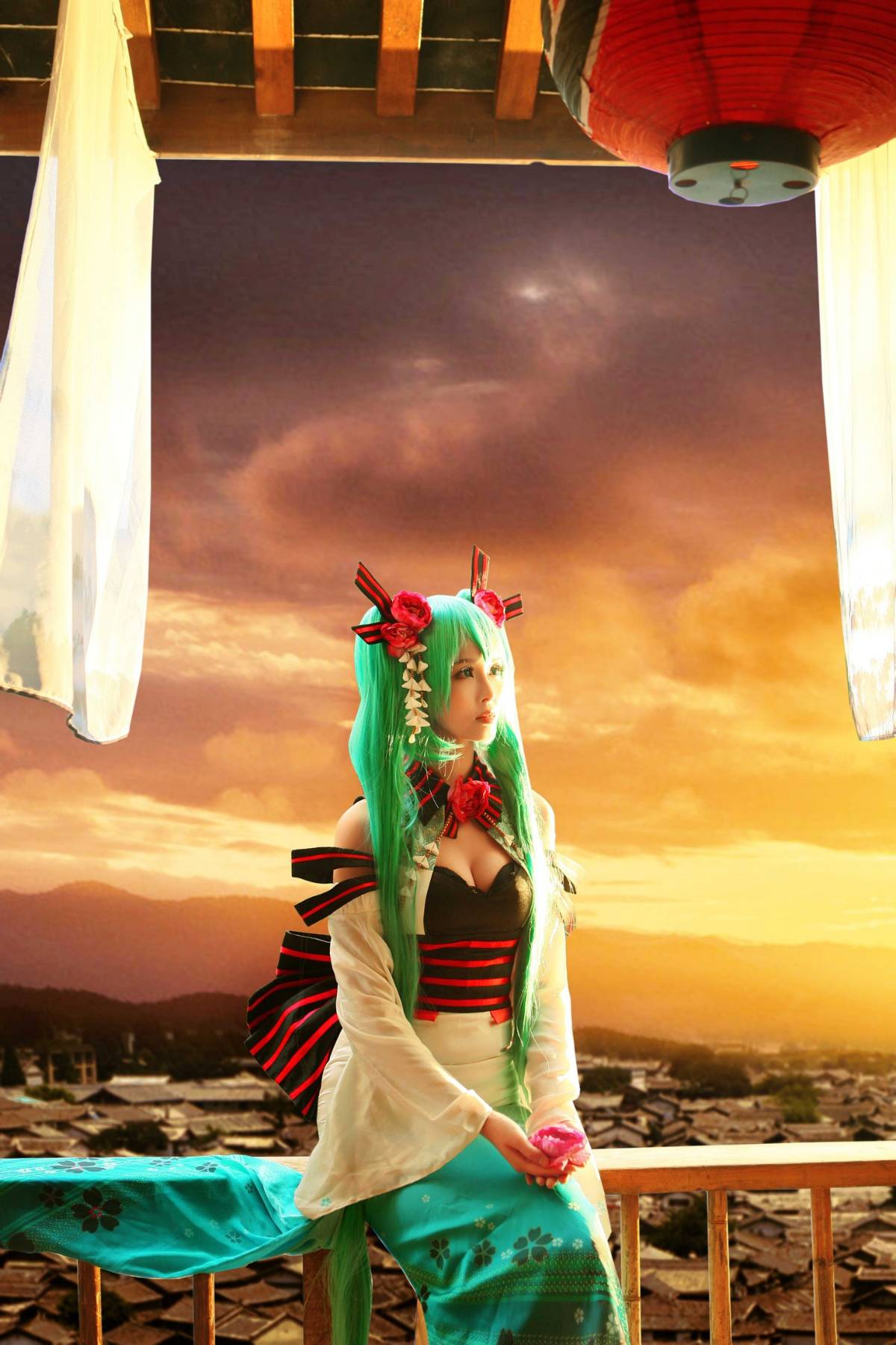 Phiên bản quốc ca kỳ lạ "Hatin Miku" cos