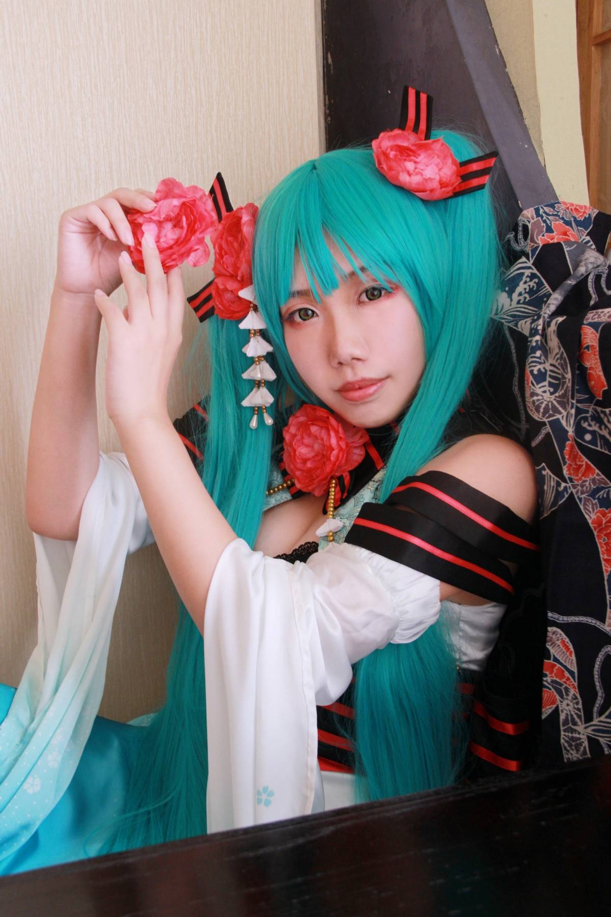 Phiên bản quốc ca kỳ lạ "Hatin Miku" cos