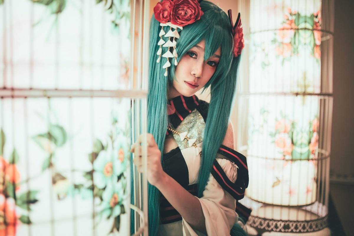 Phiên bản quốc ca kỳ lạ "Hatin Miku" cos