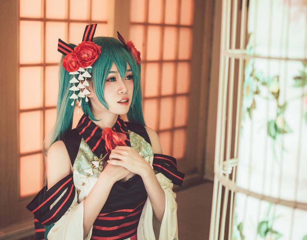 Phiên bản quốc ca kỳ lạ "Hatin Miku" cos