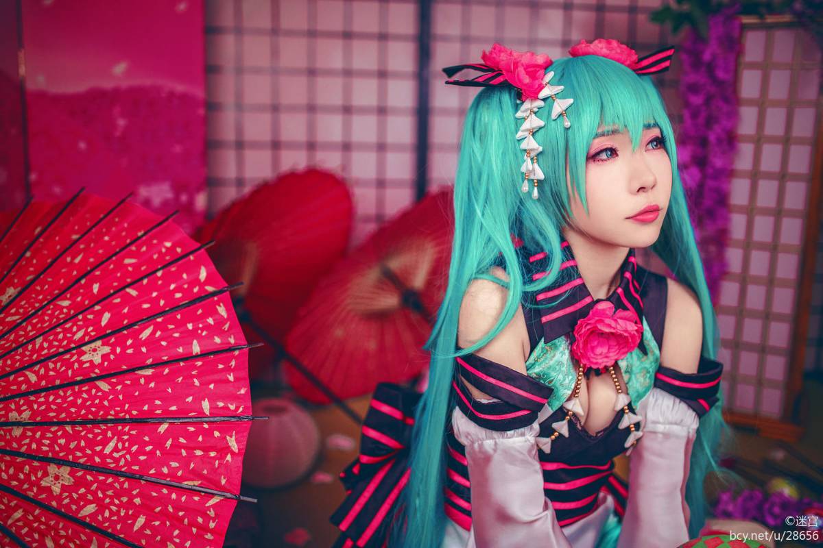 Phiên bản quốc ca kỳ lạ "Hatin Miku" cos