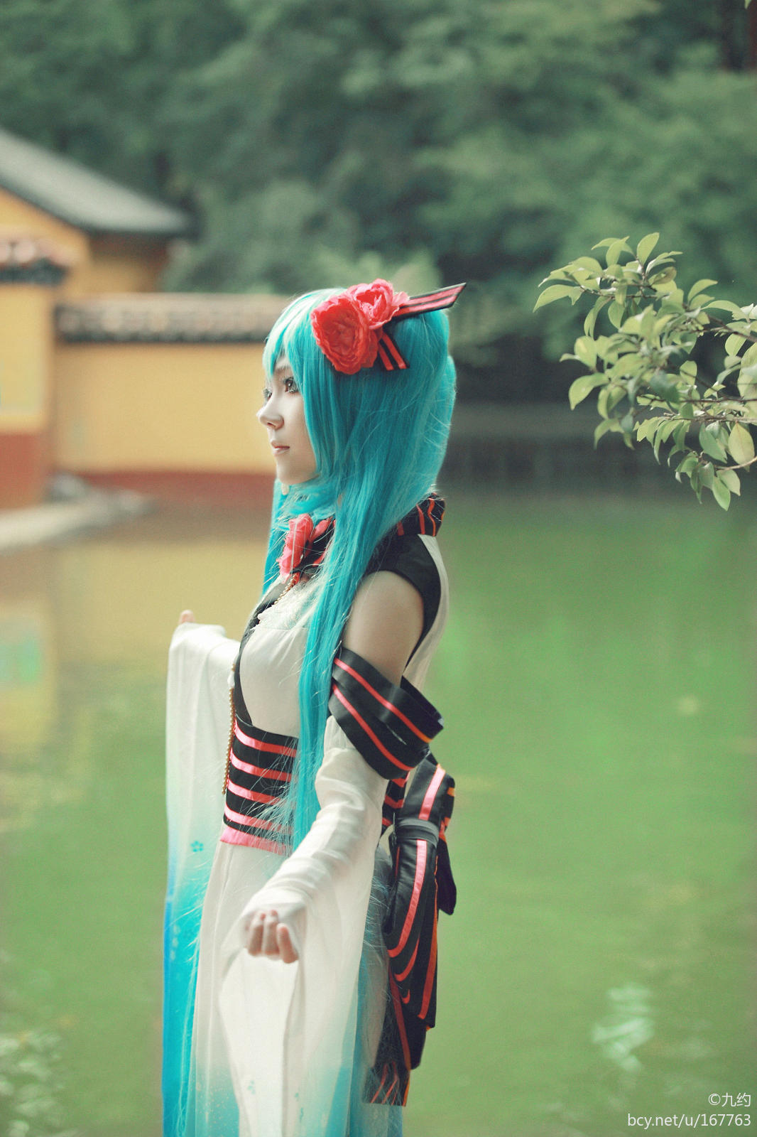 Phiên bản quốc ca kỳ lạ "Hatin Miku" cos