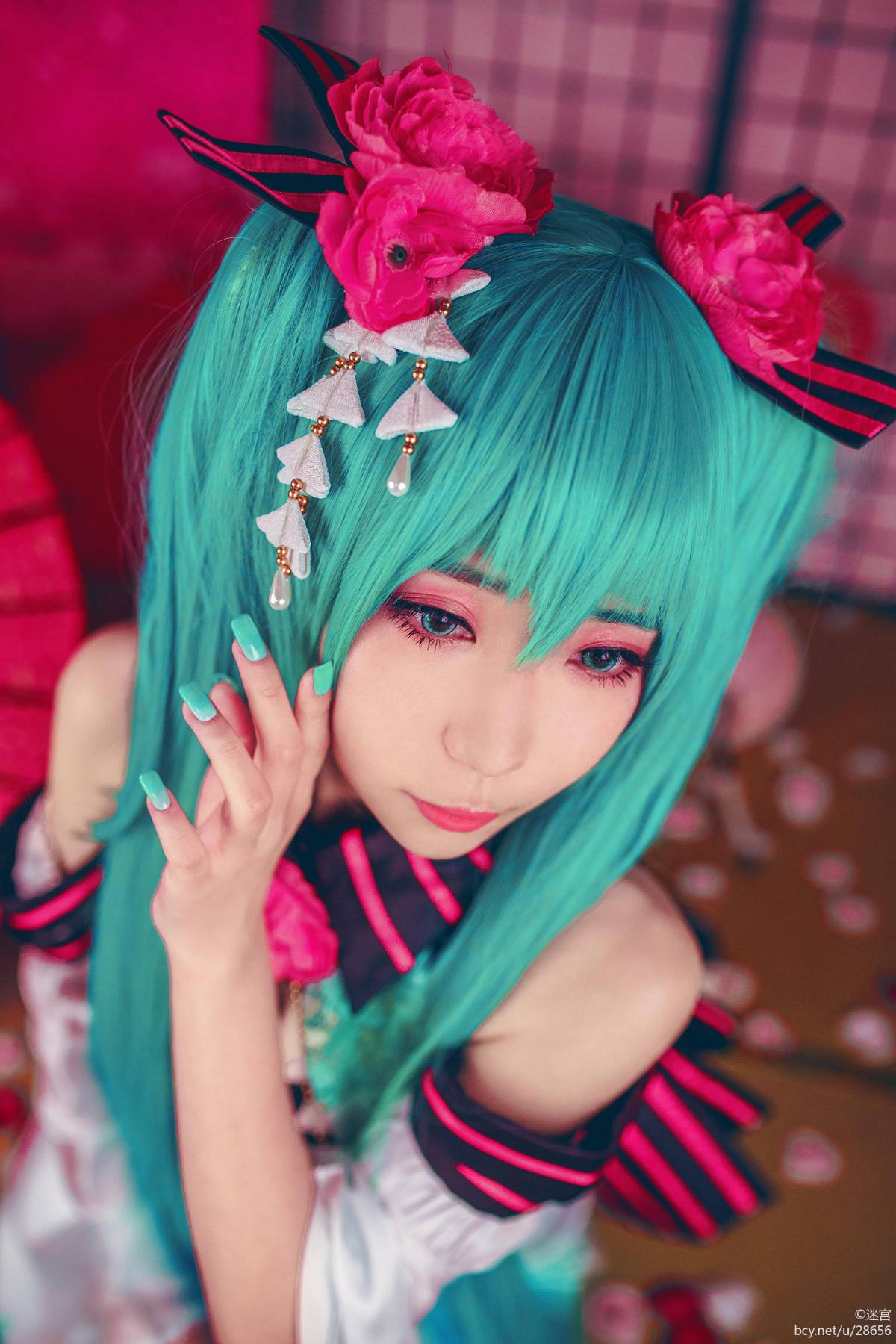 Phiên bản quốc ca kỳ lạ "Hatin Miku" cos