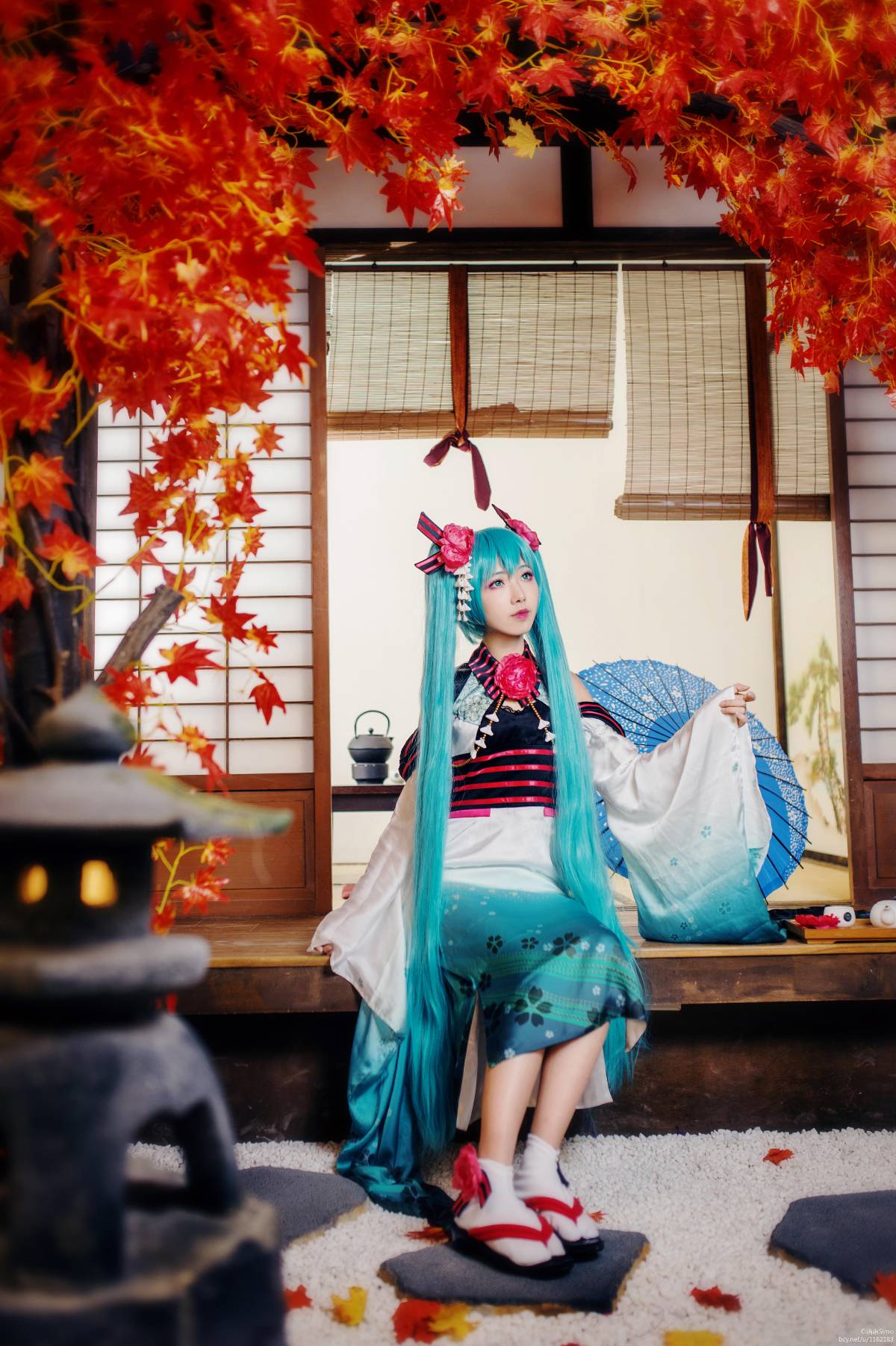 Phiên bản quốc ca kỳ lạ "Hatin Miku" cos